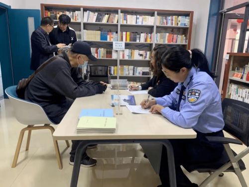 乌兰察布东路司法所“零距离”普法 法律咨询进社区，解民忧暖民心